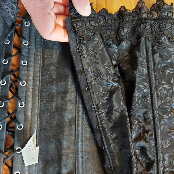 Vintage Frederick's Of Hollywood Black Brocade Lace-Up Corset - Picture 6 of 7